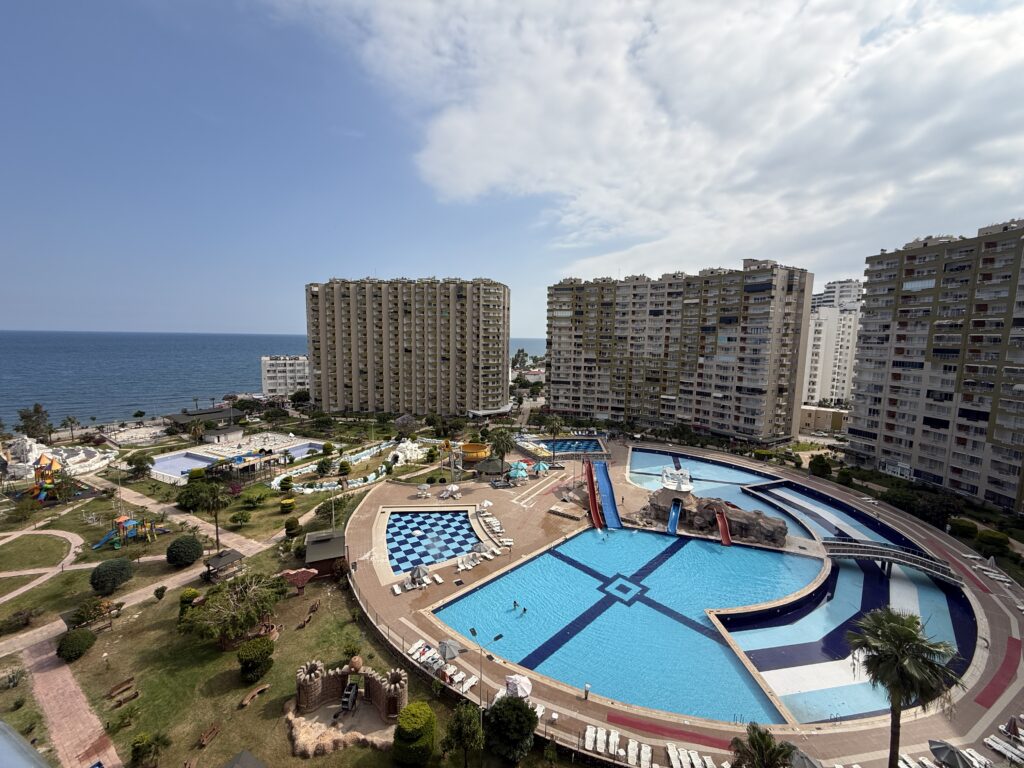 Mersin Erdemli Tömük Denize Sıfır Flamingo 8  Tatil Sitesi  Satılık 2+1 Eşyalı  Daire