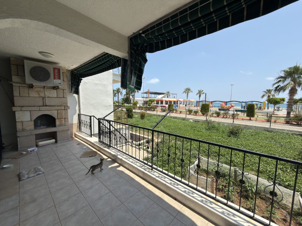 Mersin Erdemli Erciyes Sitesi Denize Sıfır  Satılık 2+1 Bahçe Katı   Daire