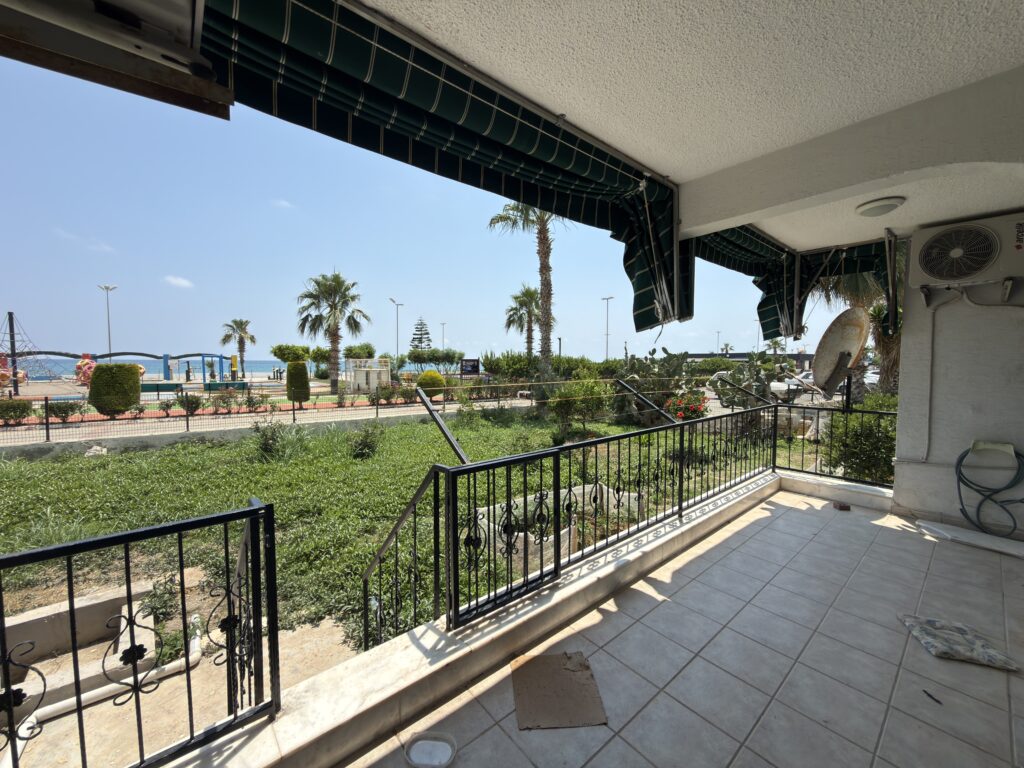 Mersin Erdemli Erciyes Sitesi Denize Sıfır  Satılık 2+1 Bahçe Katı   Daire