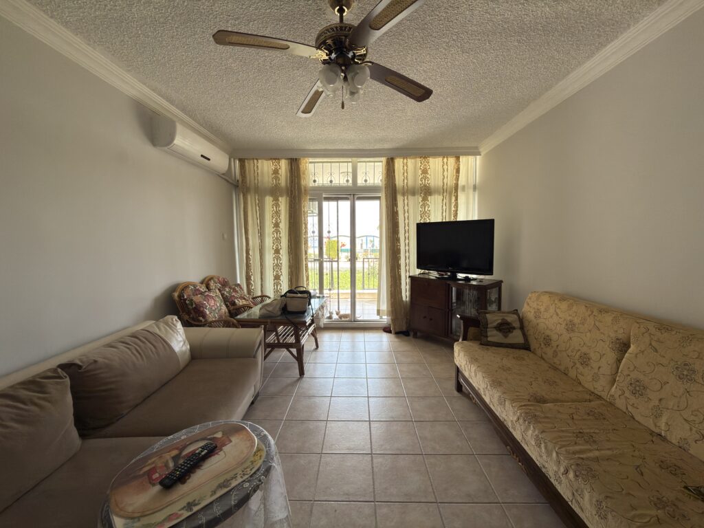 Mersin Erdemli Erciyes Sitesi Denize Sıfır  Satılık 2+1 Bahçe Katı   Daire