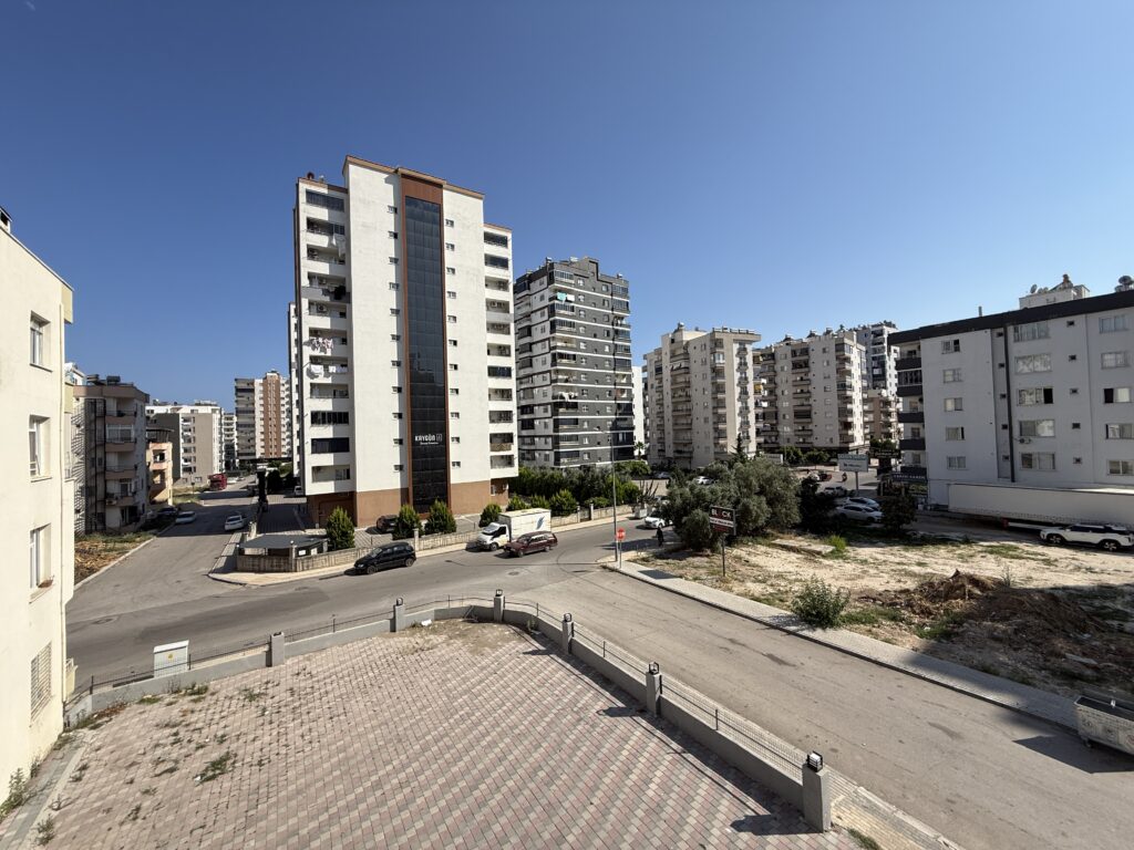 2+1 Apartment for Sale Near Erdemli Central Hospital in Mersin