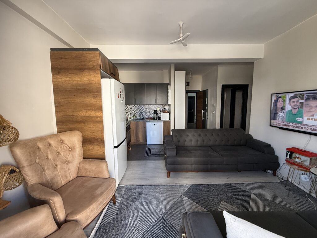 2+1 Apartment for Sale Near Erdemli Central Hospital in Mersin