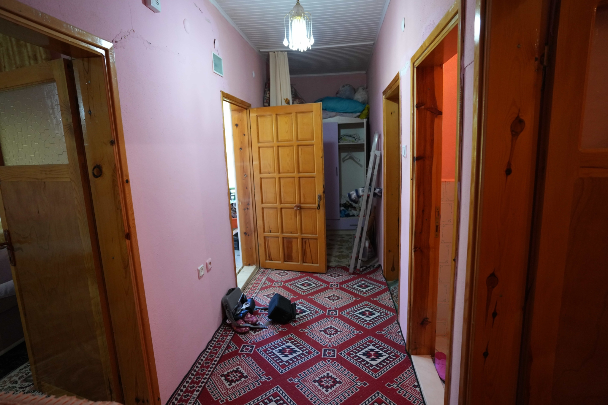 VIP01008 Mersin Erdemli Avgadı Yaylası 550 m2 Arsa İçinde Satılık 2+1 Daire