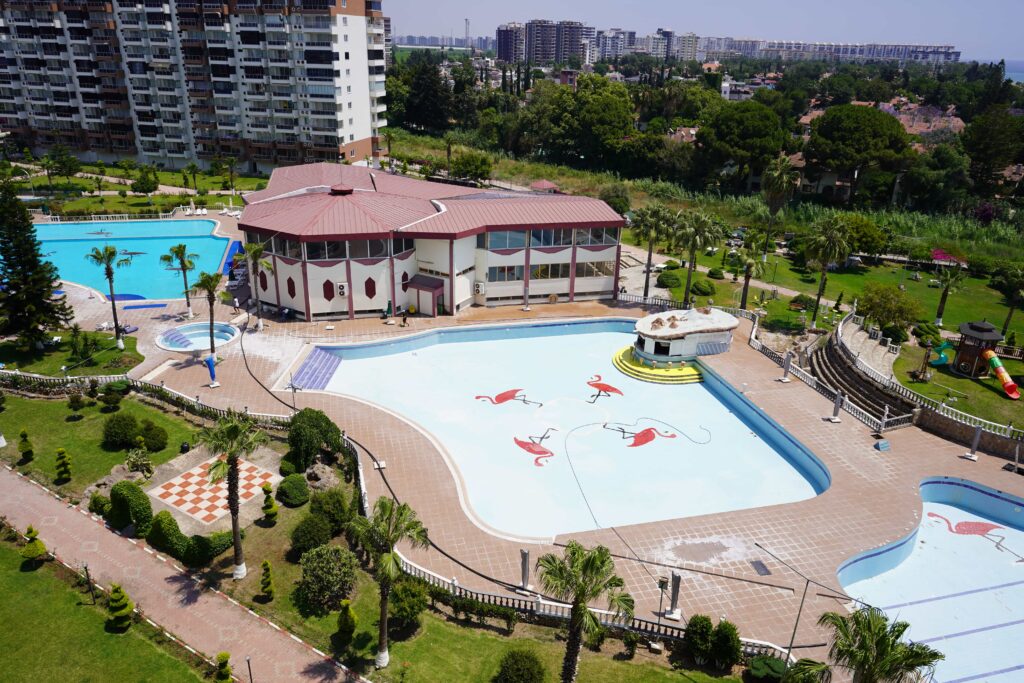 Продается 2+1 квартира в жилом комплексе Liparis Sunlife в районе Каргипинари, Мерсин, блок Front Block.