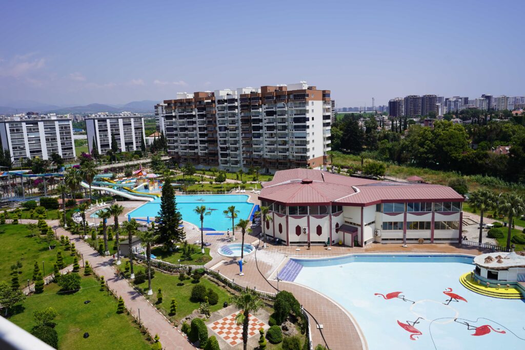 Продается 2+1 квартира в жилом комплексе Liparis Sunlife в районе Каргипинари, Мерсин, блок Front Block.