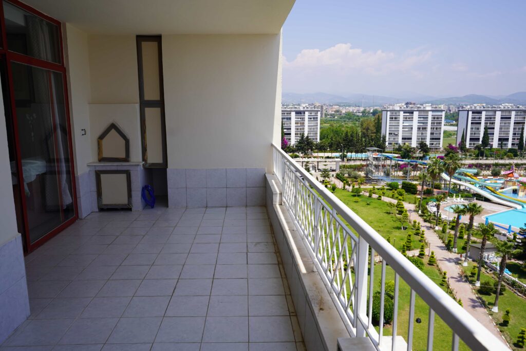 Продается 2+1 квартира в жилом комплексе Liparis Sunlife в районе Каргипинари, Мерсин, блок Front Block.