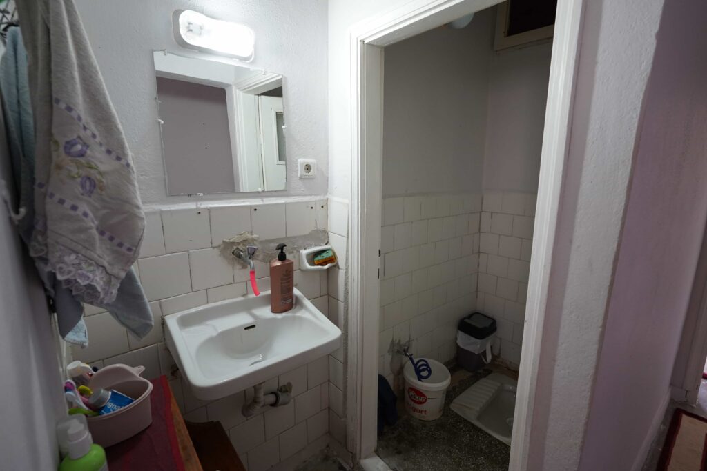 3+1 Apartment for Sale in Mersin Erdemli Center, 2nd Beach Road