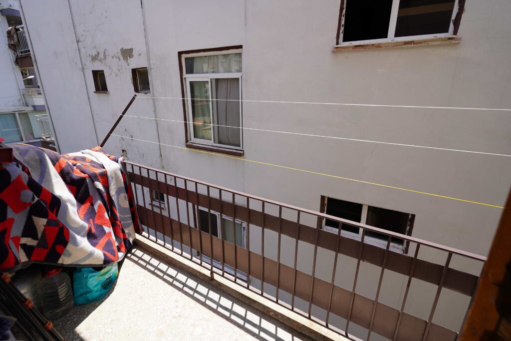 3+1 Apartment for Sale in Mersin Erdemli Center, 2nd Beach Road