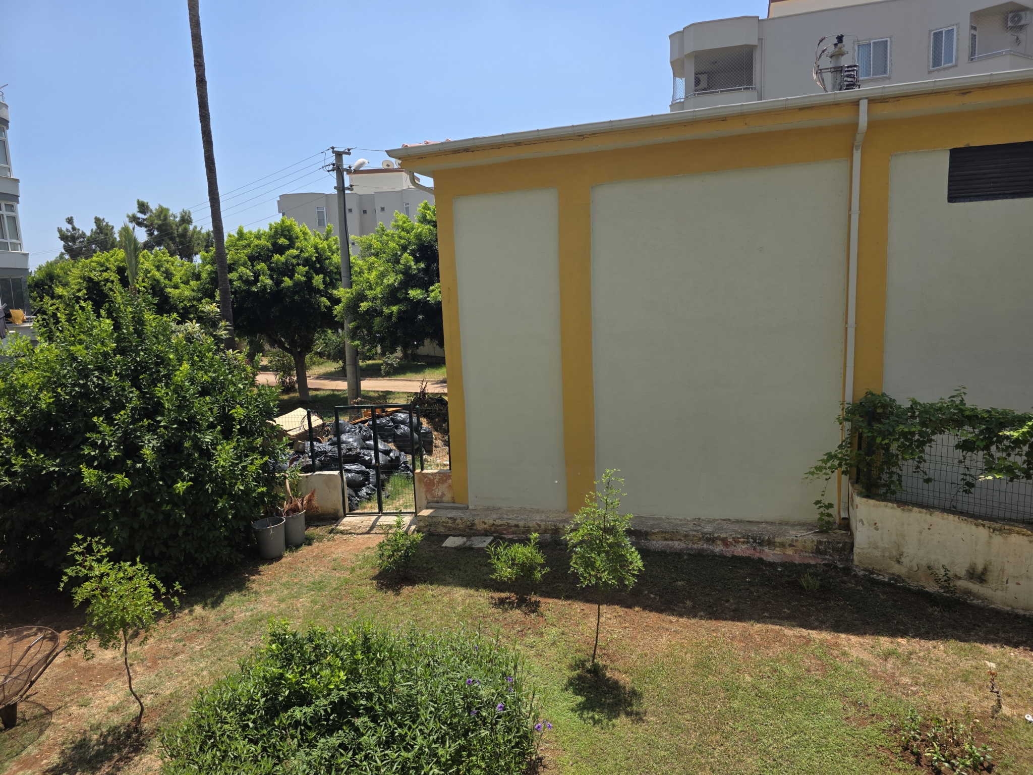 Mersin Erdemli Ayaş Denize Sıfır  Korikos Sitesi Eşyalı Satılık 2+1 Daire