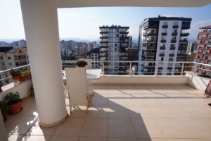 4+1-Zimmer-Wohnung mit Meerblick in Gündeşli Plaza, Aşağı Alata, Erdemli, Mersin zu verkaufen