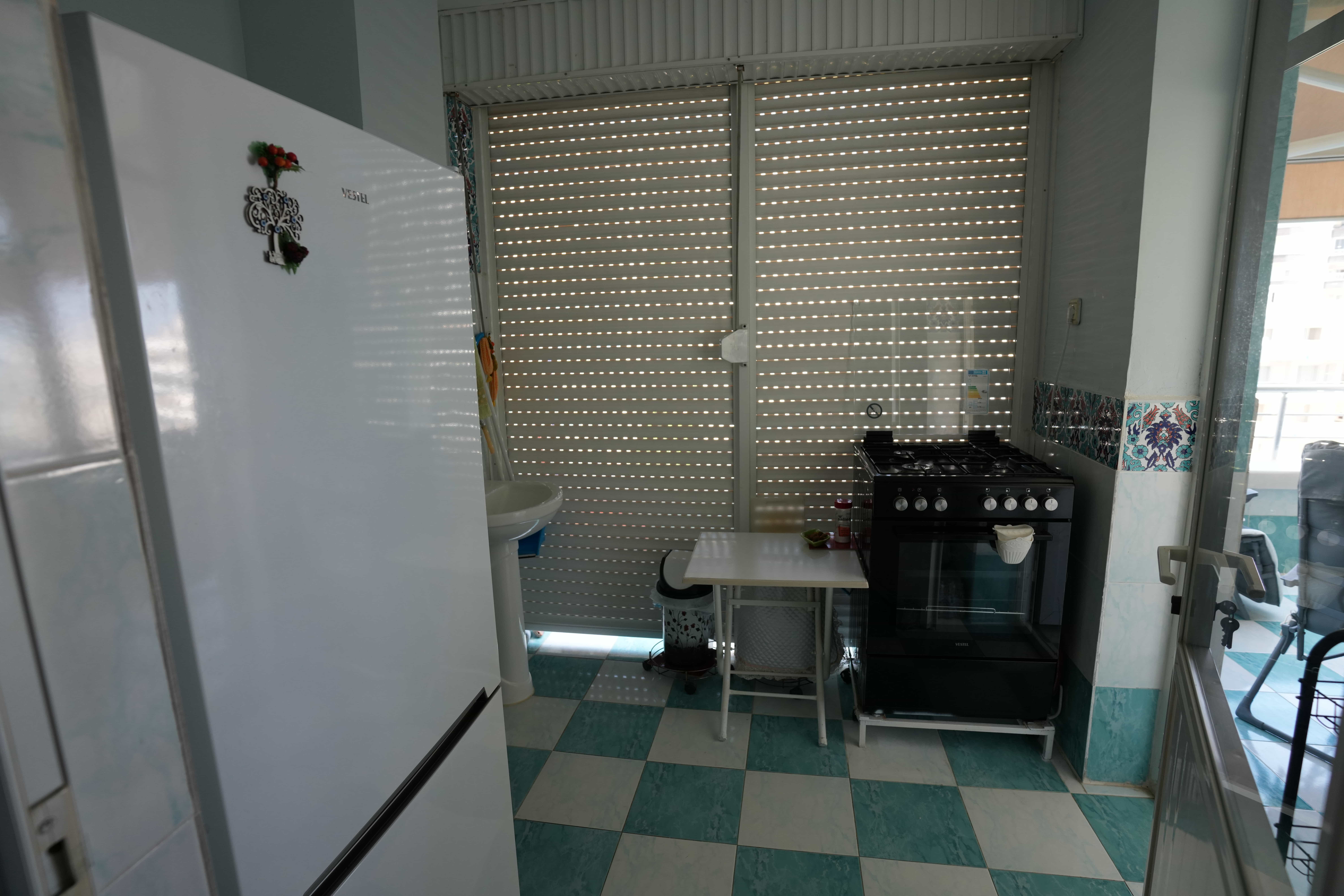 Gepflegte 3+1-Zimmer-Wohnung in der Ferienanlage Kuğu in Mersin Erdemli Tömük zu verkaufen