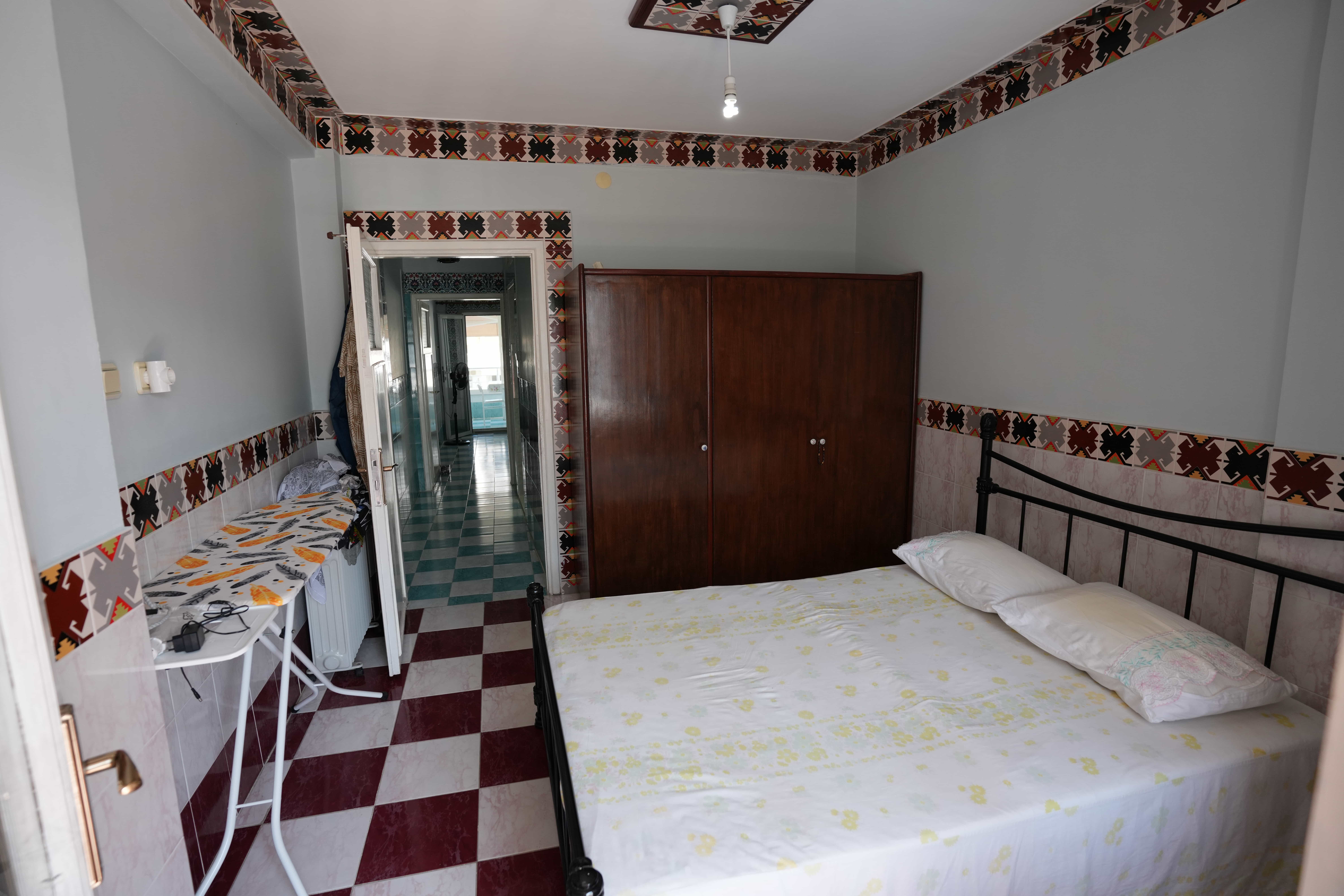 Gepflegte 3+1-Zimmer-Wohnung in der Ferienanlage Kuğu in Mersin Erdemli Tömük zu verkaufen