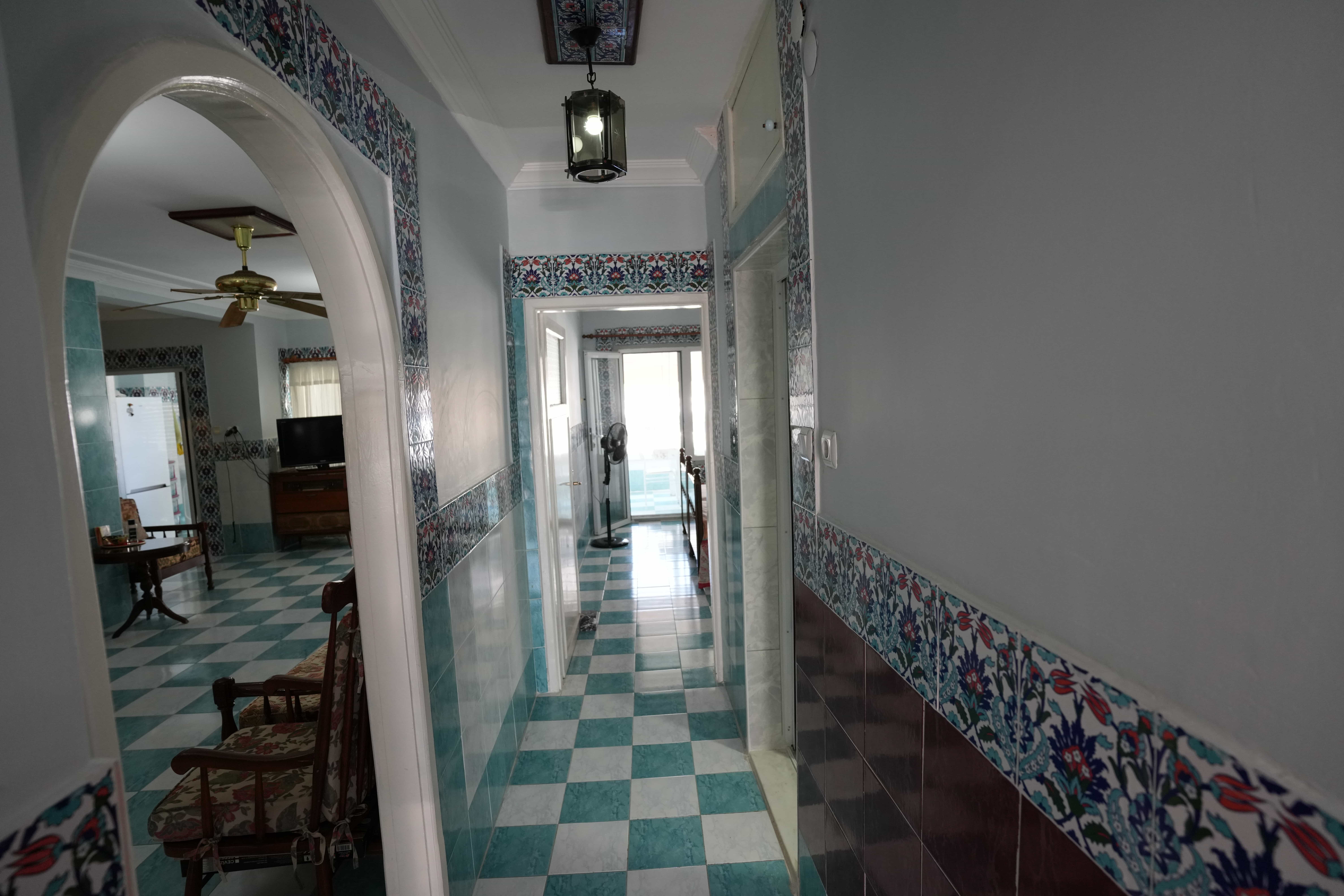 Gepflegte 3+1-Zimmer-Wohnung in der Ferienanlage Kuğu in Mersin Erdemli Tömük zu verkaufen