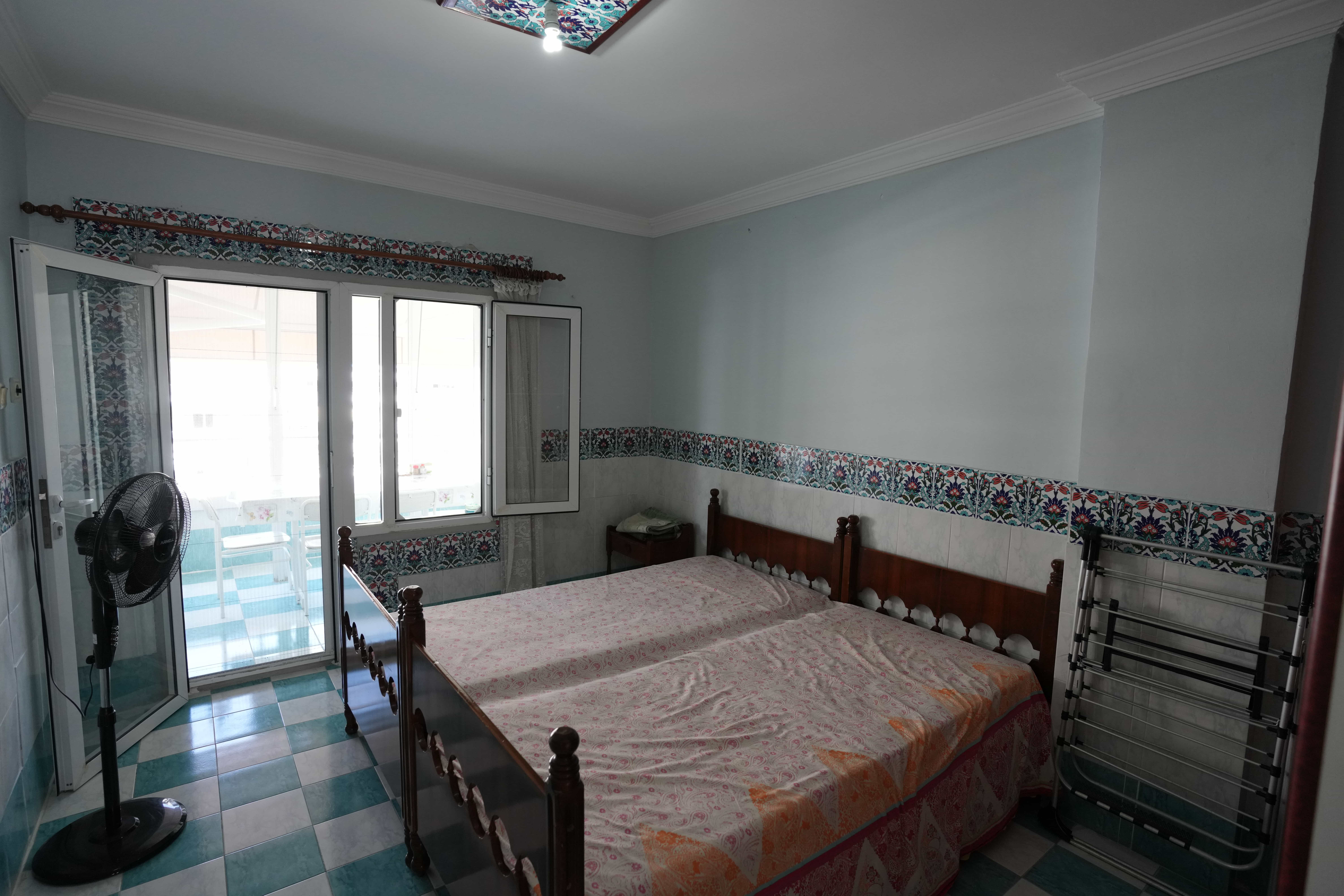 Gepflegte 3+1-Zimmer-Wohnung in der Ferienanlage Kuğu in Mersin Erdemli Tömük zu verkaufen