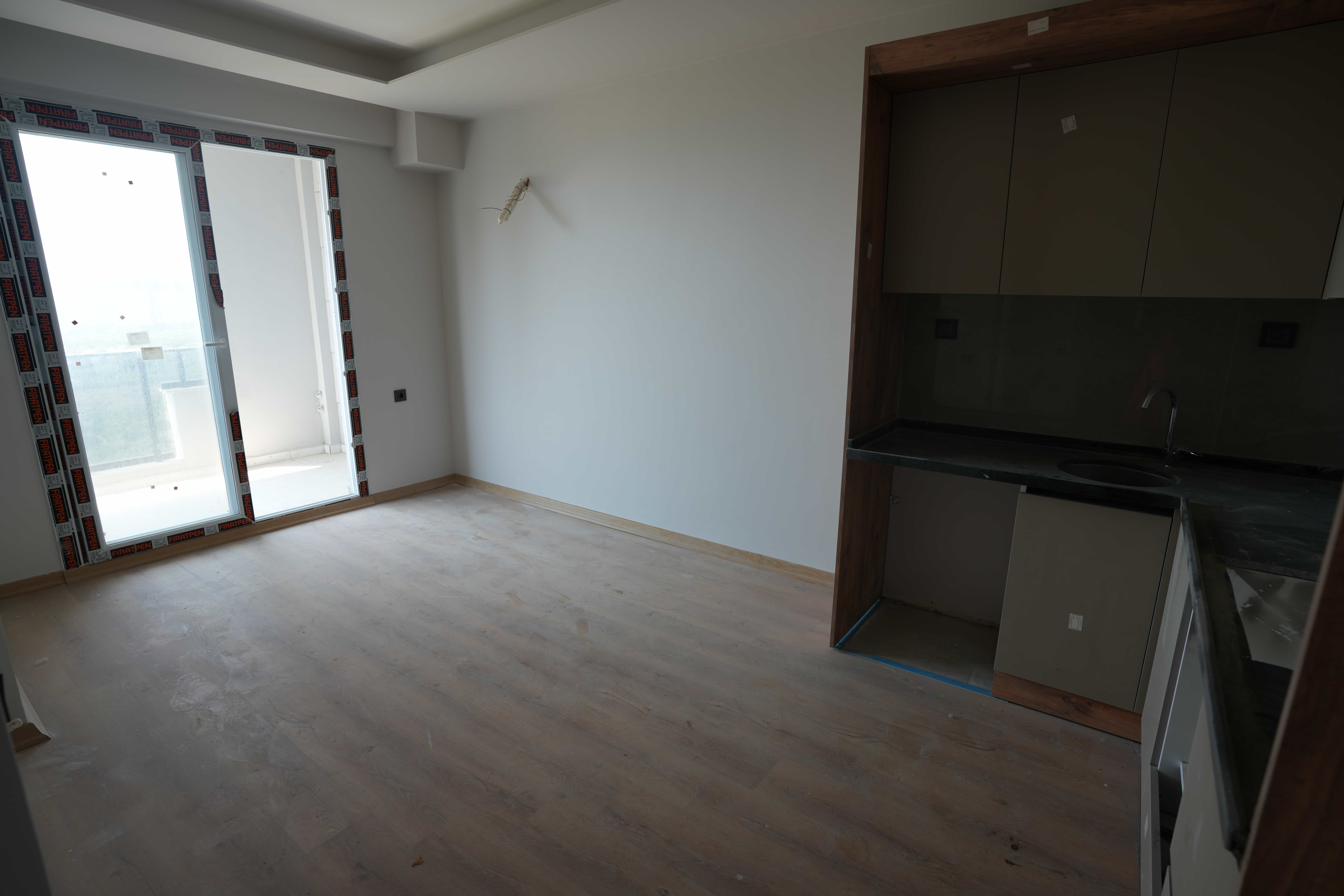 Mersin Erdemli Çeşmeli Emerald Deluxe 1+1 Apartment for Sale with Sea View