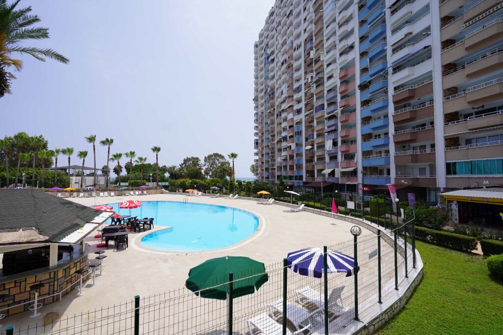 Mersin Erdemli Tömük Denize sıfır Flamingo 3  1+1 Daire