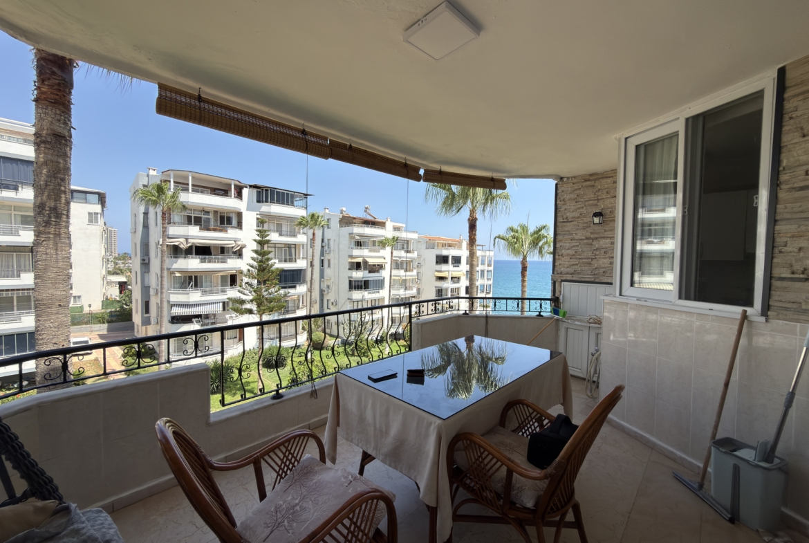 Mersin Erdemli Ayaş Denize Sıfır Club Alga Sitesi Satılık 3+1 Daire