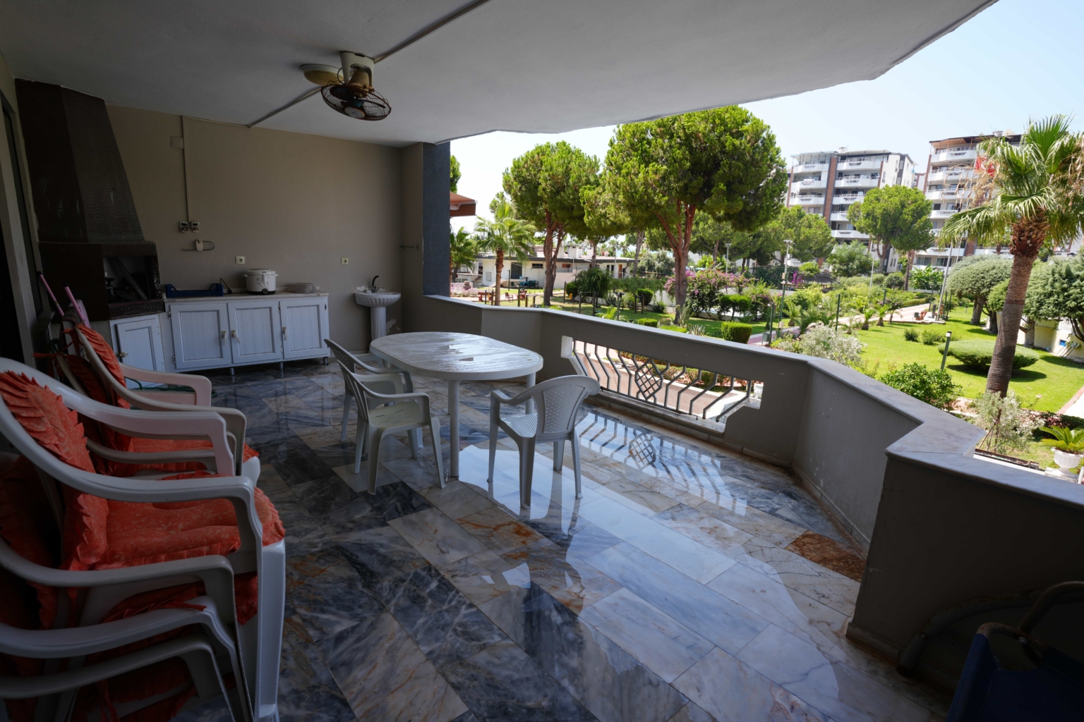 Mersin Erdemli Çeşmeli Altunören 1 Sitesi 3+1 Satılık Ön Blok Daire