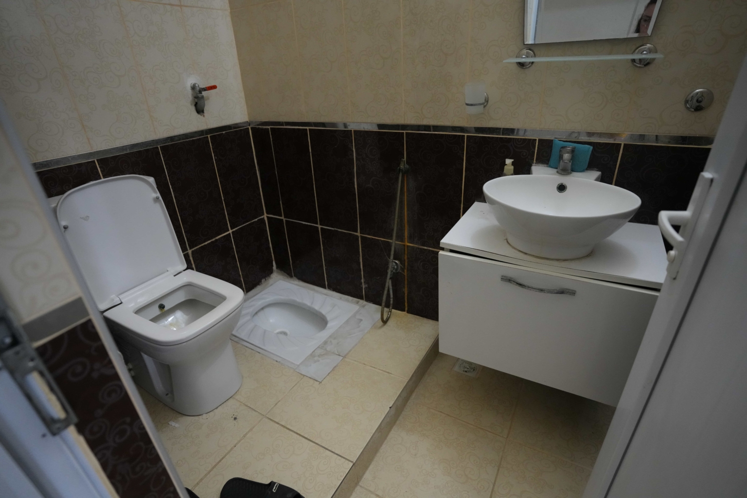 Mersin Erdemli Çeşmeli Altunören 1 Sitesi 3+1 Satılık Ön Blok Daire