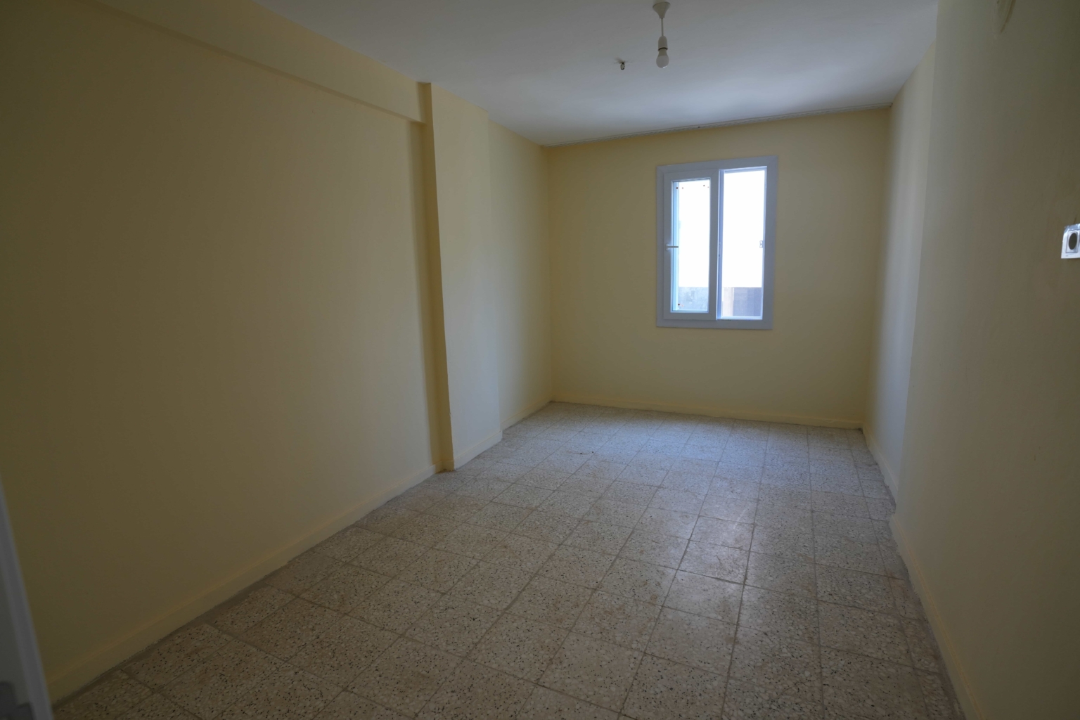 Mersin Erdemli Aşağı Alata Sahilde 3+1 Kiralık Bakımlı Daire