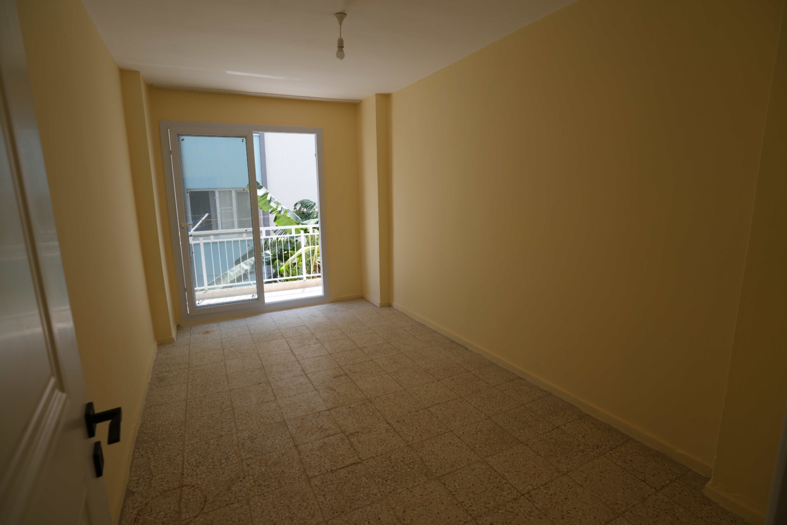 Mersin Erdemli Aşağı Alata Sahilde 3+1 Kiralık Bakımlı Daire