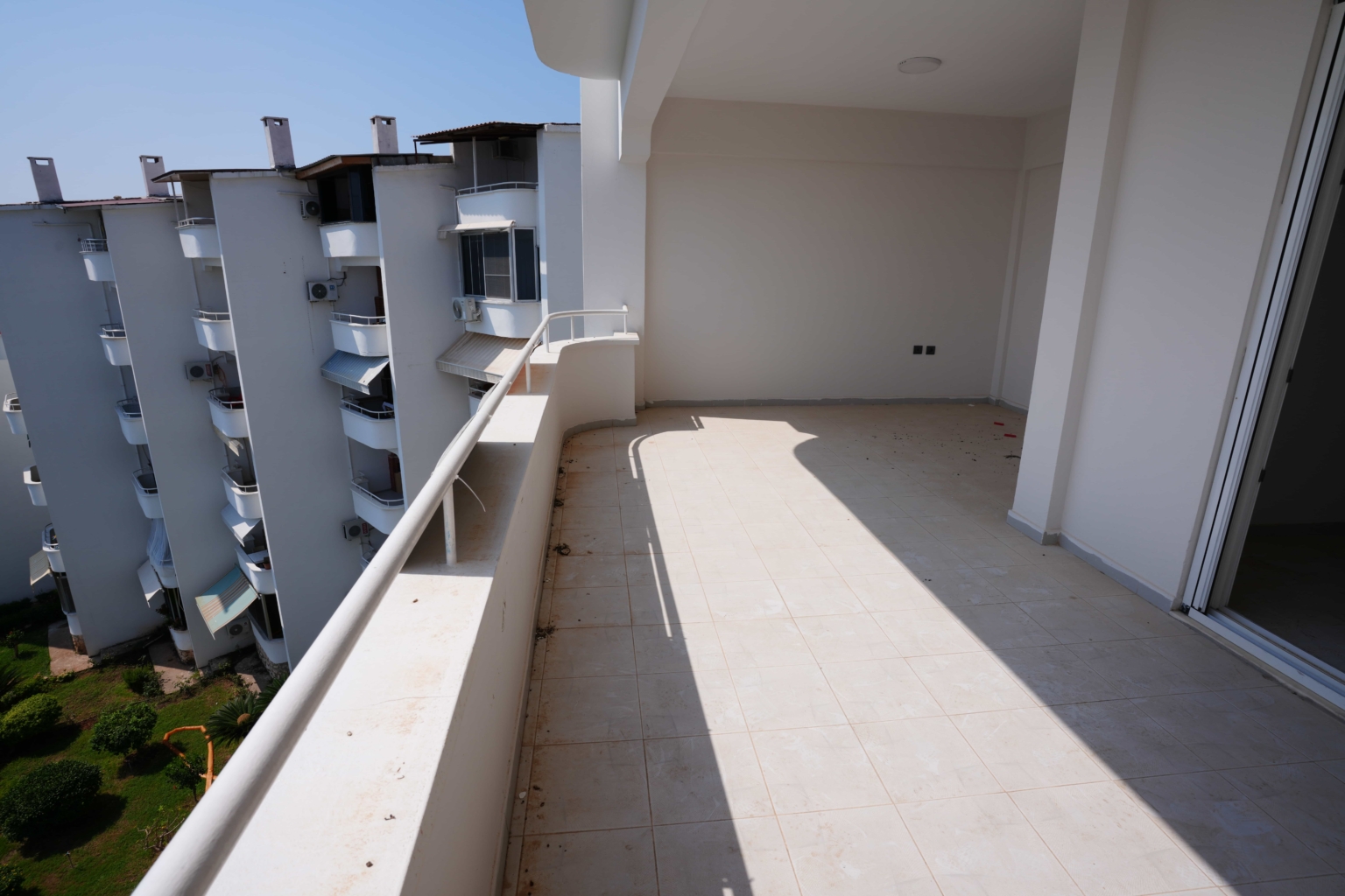 Mersin Erdemli Tırtar Elbiz Tatil Sitesi Denize Sıfır 2+1 Yıllık Kiralık Daire