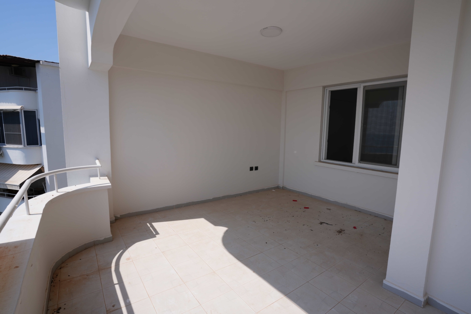 Mersin Erdemli Tırtar Elbiz Tatil Sitesi Denize Sıfır 2+1 Yıllık Kiralık Daire