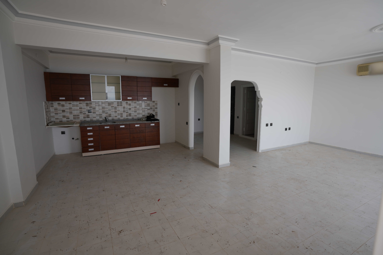 Mersin Erdemli Tırtar Elbiz Tatil Sitesi Denize Sıfır 2+1 Yıllık Kiralık Daire
