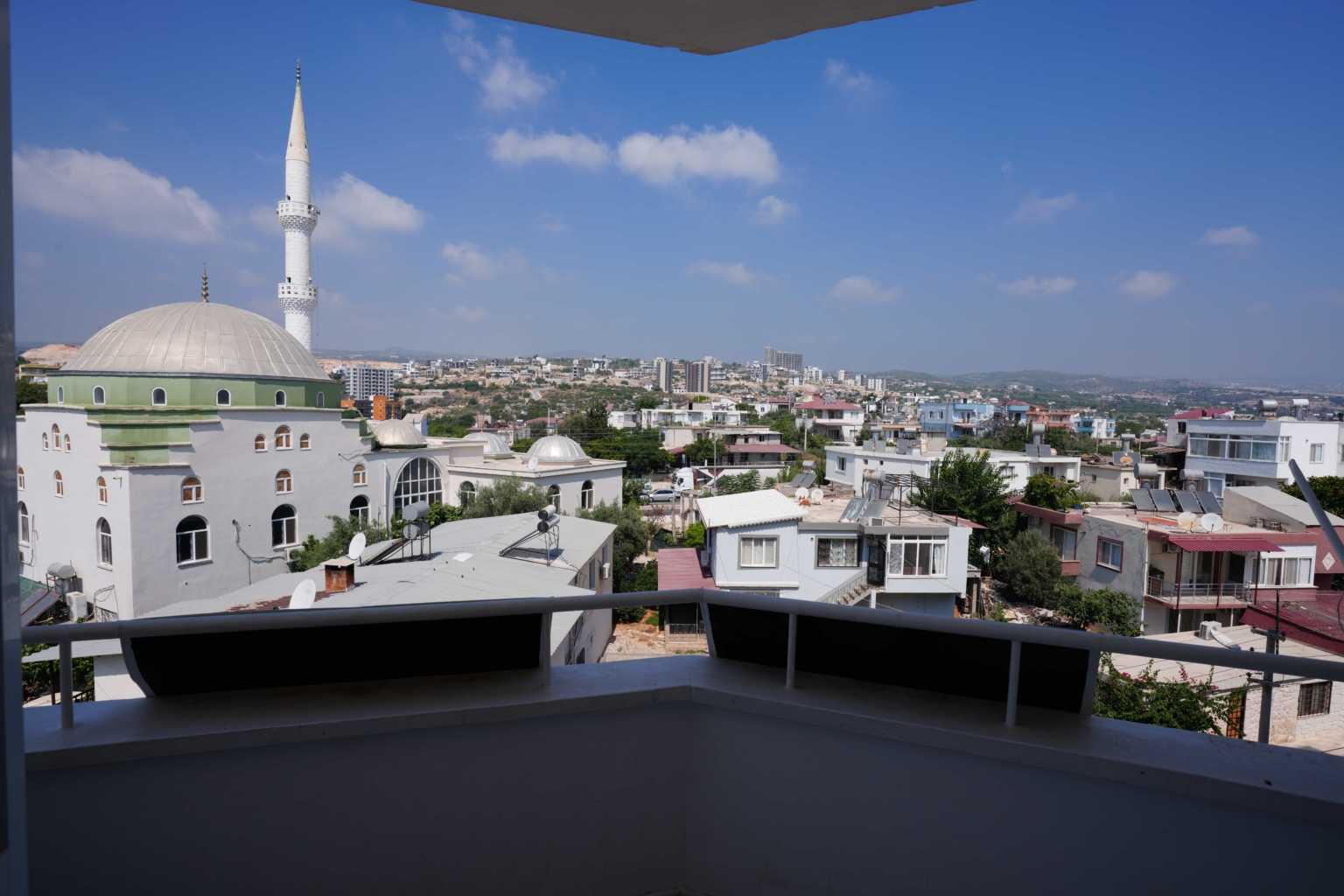 Mersin Erdemli Tırtar Elbiz Tatil Sitesi Denize Sıfır 2+1 Yıllık Kiralık Daire