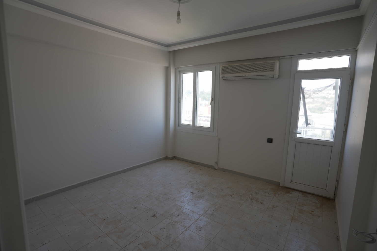 Mersin Erdemli Tırtar Elbiz Tatil Sitesi Denize Sıfır 2+1 Yıllık Kiralık Daire