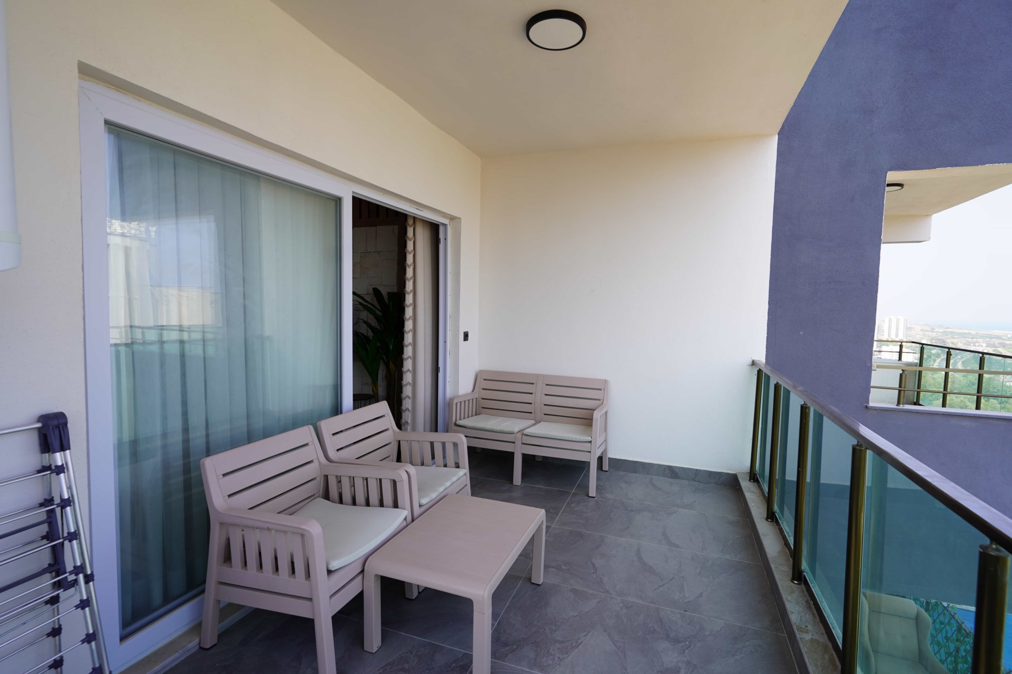 VIP09414 Erdemli Ayaş Class Suit 2 Full Eşyalı 2+1 Satılık Daire