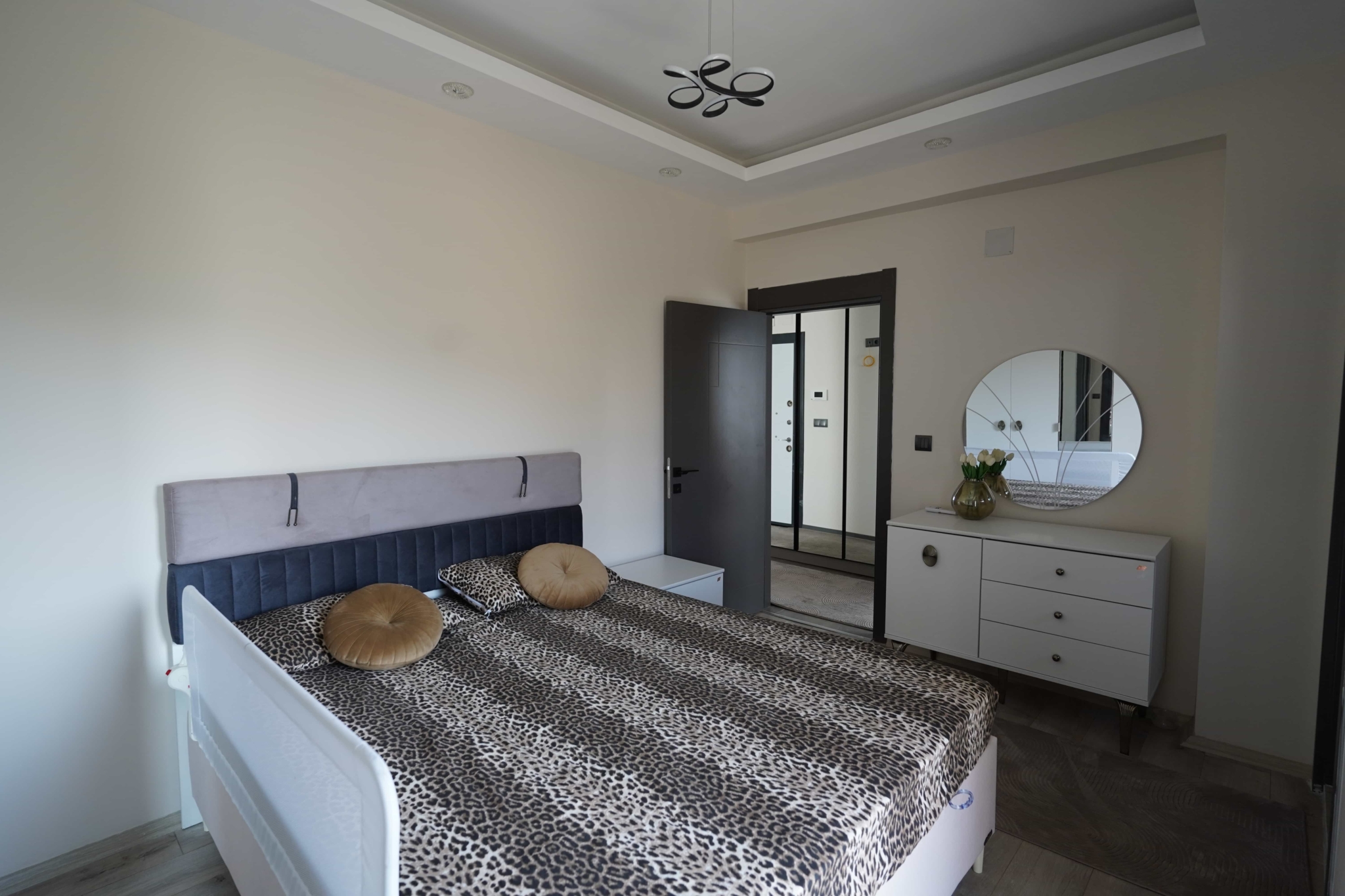 VIP09431 Erdemli Ayaş Class Suit 2 Full Eşyalı 2+1 Satılık Daire