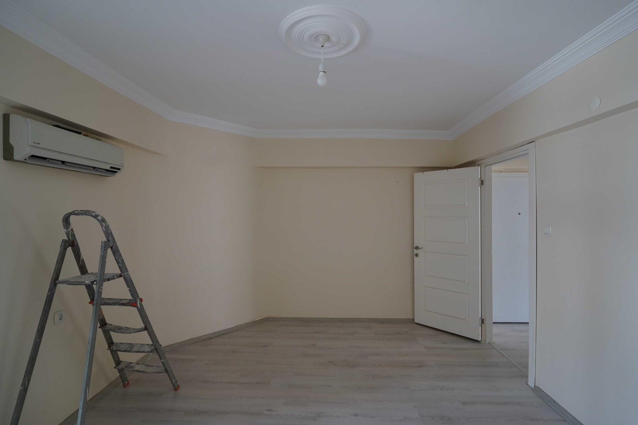 VIP09464 Mersin Erdemli Limonlu Yücel Tatil Sitesi Satılık 1+1 Daire