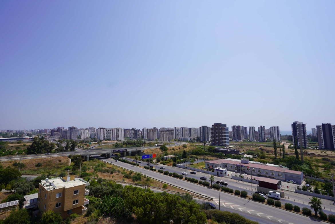 Mersin Erdemli Çeşmeli Otoban Çıkışında Satılık 2+1 Köşe Daire