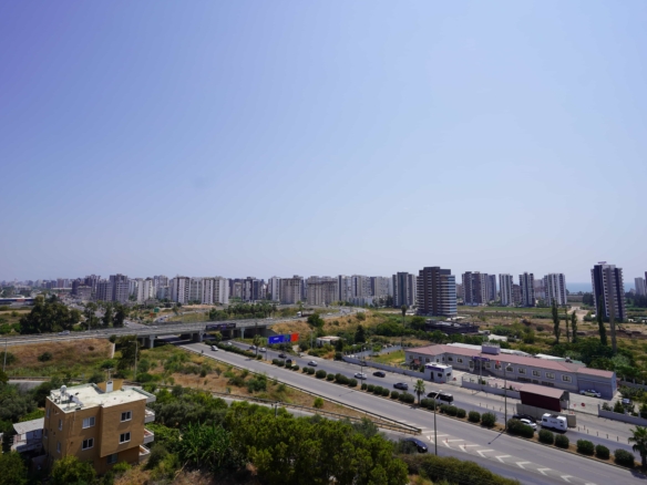 Mersin Erdemli Çeşmeli Otoban Çıkışında Satılık 2+1 Köşe Daire