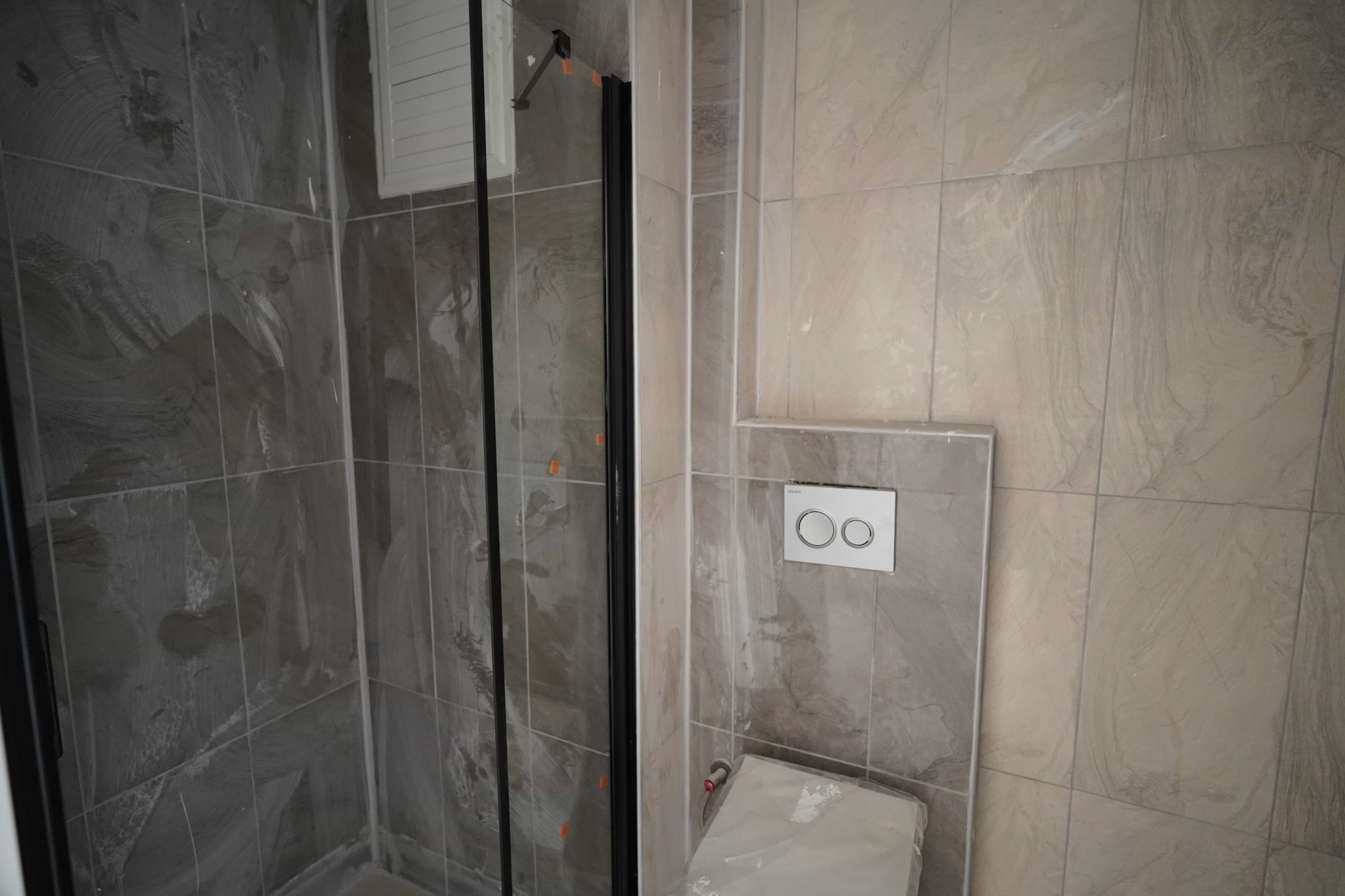 VIP09490 Mersin Erdemli Çeşmeli Otoban Çıkışında Satılık 2+1 Köşe Daire