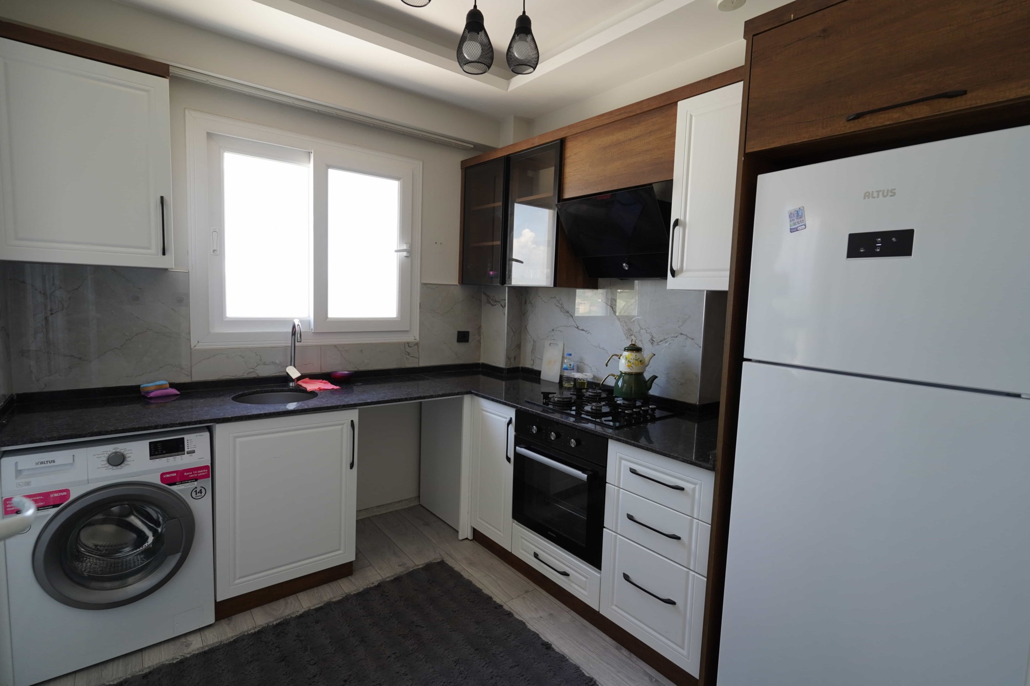 VIP09643 Mersin Tömük Alioğlu Lavinya 2 Bağımsız Mutfak Eşyalı 1+1 Daire