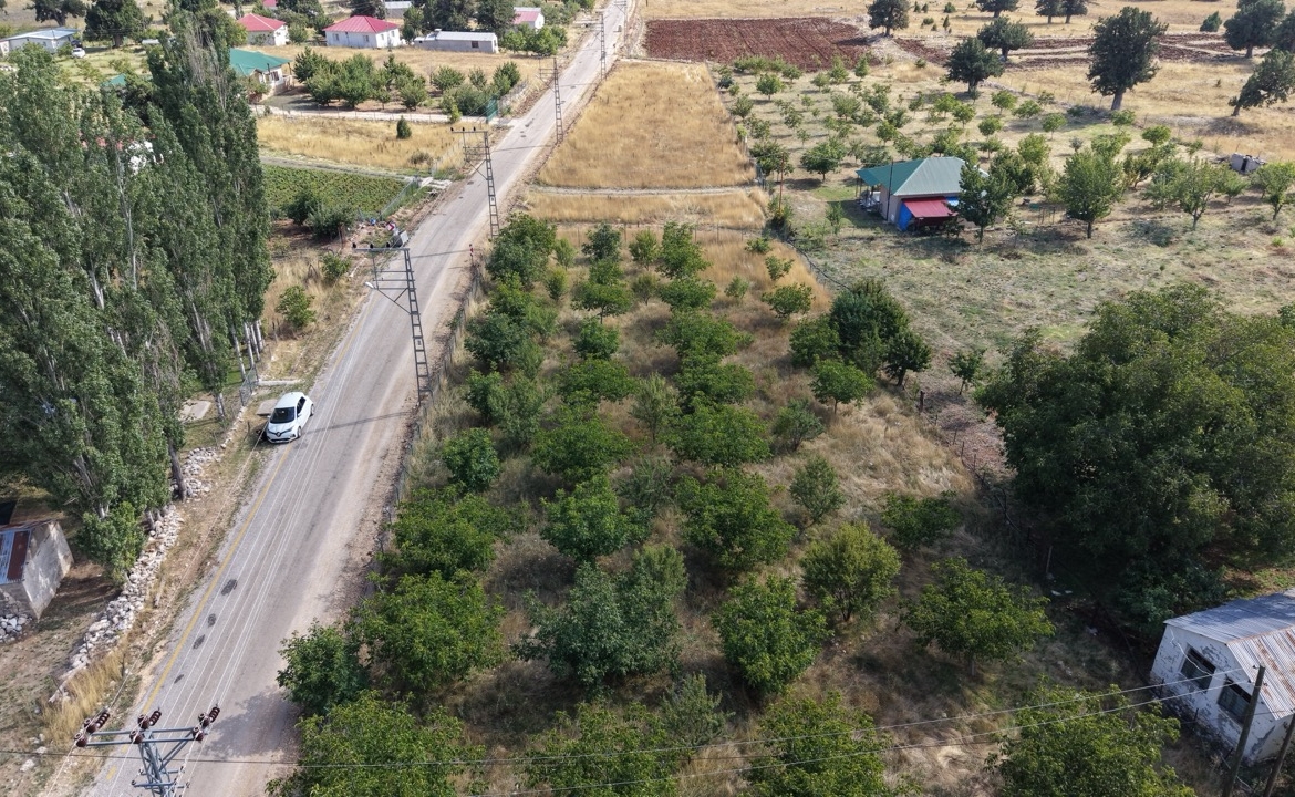 MERSİN ERDEMLİ AKPINAR YAYLASINDA SATILIK TARLA