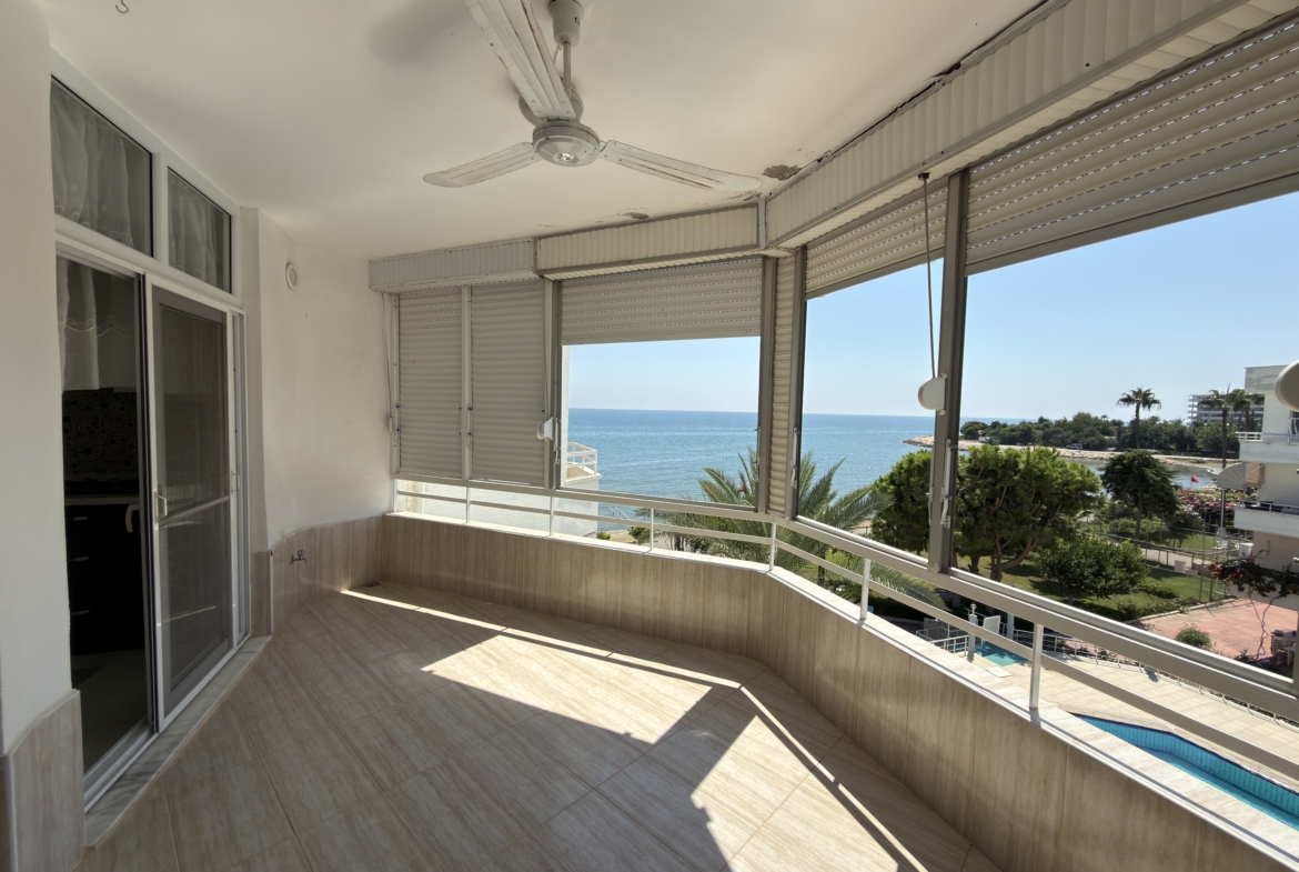 Mersin Erdemli Limonlu Denize Sıfır  Altın Körfez Sitesi Eşyalı Satılık 2+1 Daire
