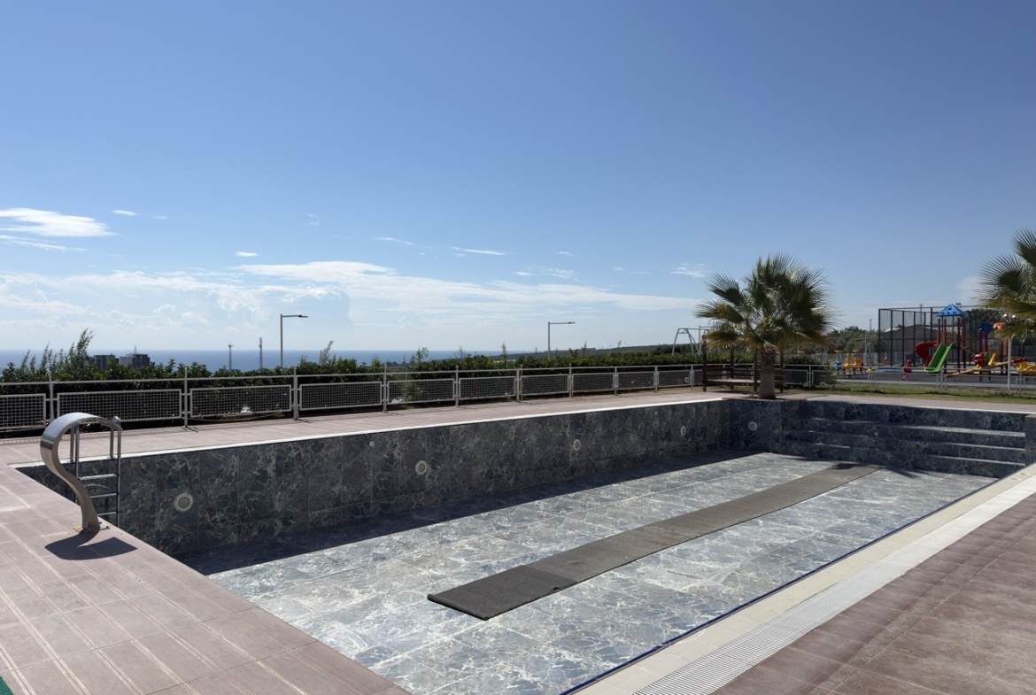 Mersin Erdemli Ayaş Asia Tatil Köyü Yatay Mimari Satılık Eşyalı 2+1 Daire