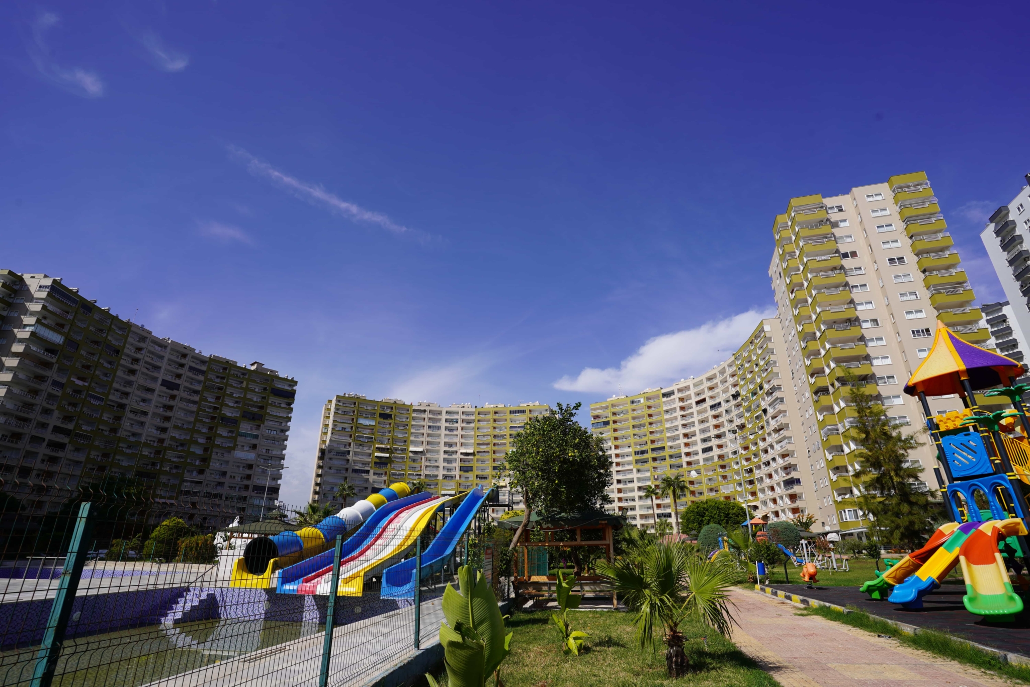 VIP02279 Mersin Erdemli Tömük Flamingo 8 Luxuriöse 3+1 Eckwohnung