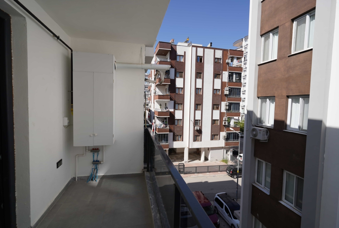 Mersin Erdemli Merkez Denize Yakın Eşyalı 1+1 kiralık Daire