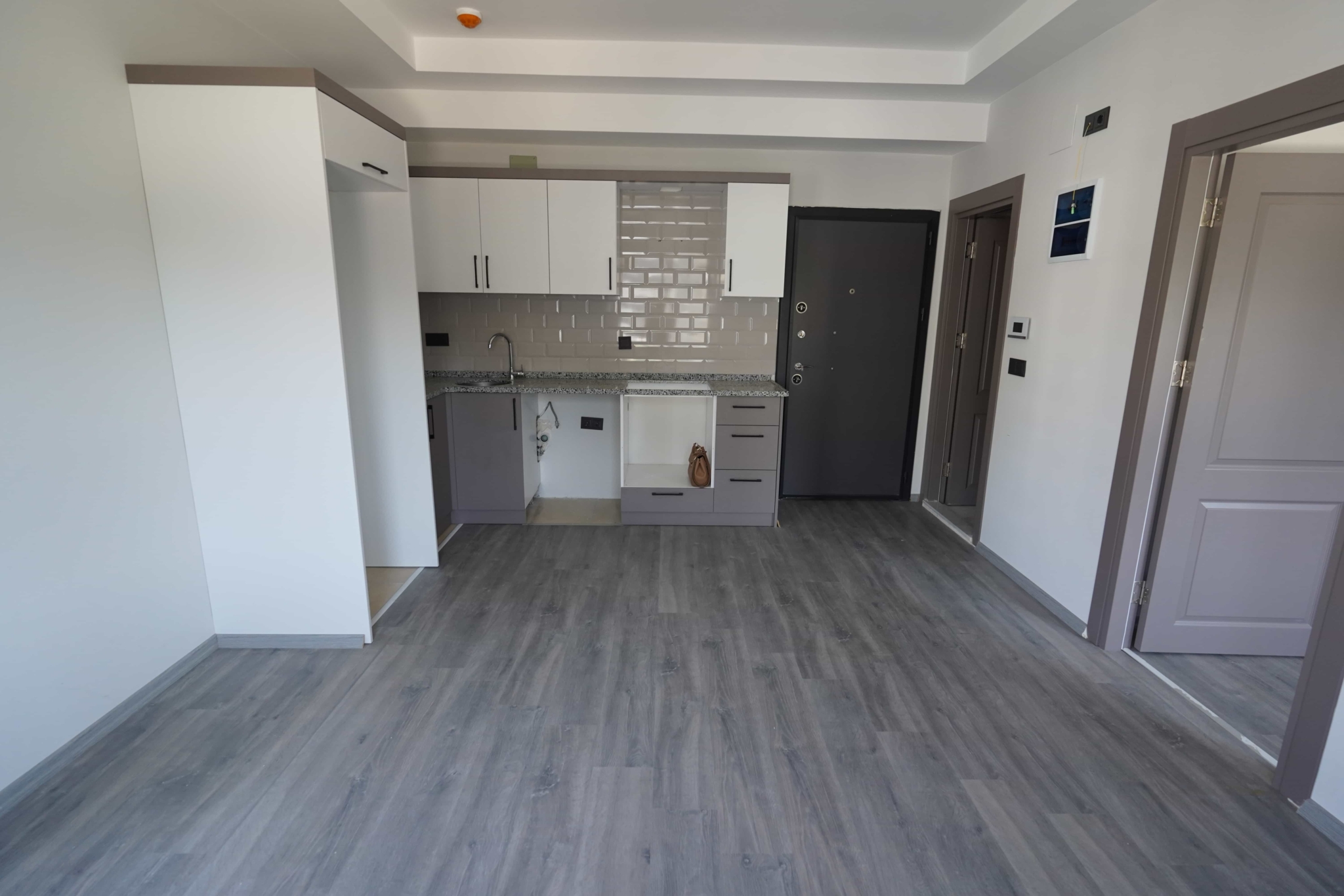 VIP09795 Mersin Erdemli Limonlu Metab Plus Sitesi 1+1 Fırsat Daire