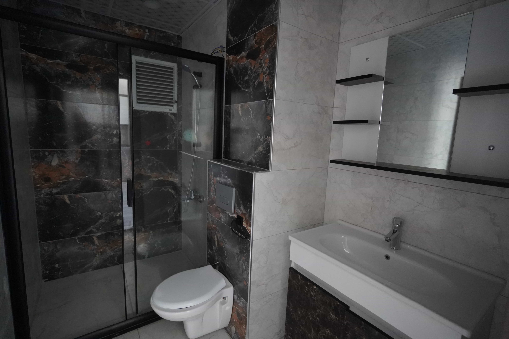 VIP09800 Mersin Erdemli Limonlu Metab Plus Sitesi 1+1 Fırsat Daire
