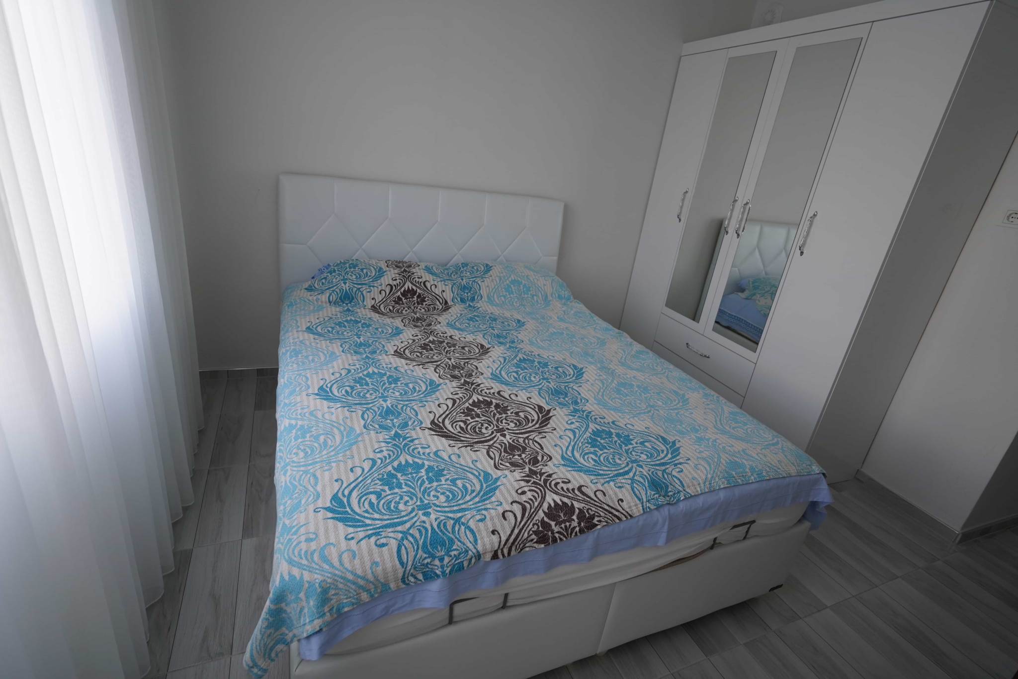 VIP09868 Mersin Erdemli Tırtar Yaşar Karadağ Sitesi Eşyalı 2+1 Daire