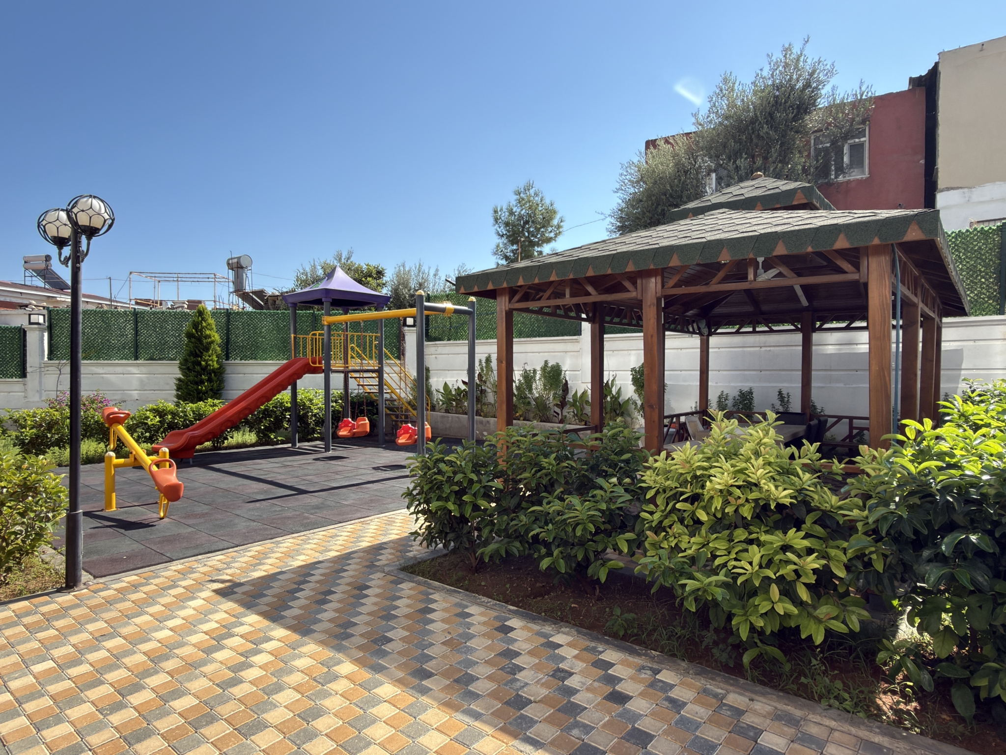 IMG_8623 Mersin Erdemli Limonlu Avora Sitesi Eşyalı Satılık 1+1 Daire