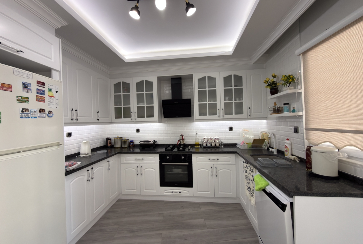 Mersin Erdemli Arpaçbahşiş Gümüştur 2 Sitesi Satılık 3+1 Bakımlı Eşyalı Daire