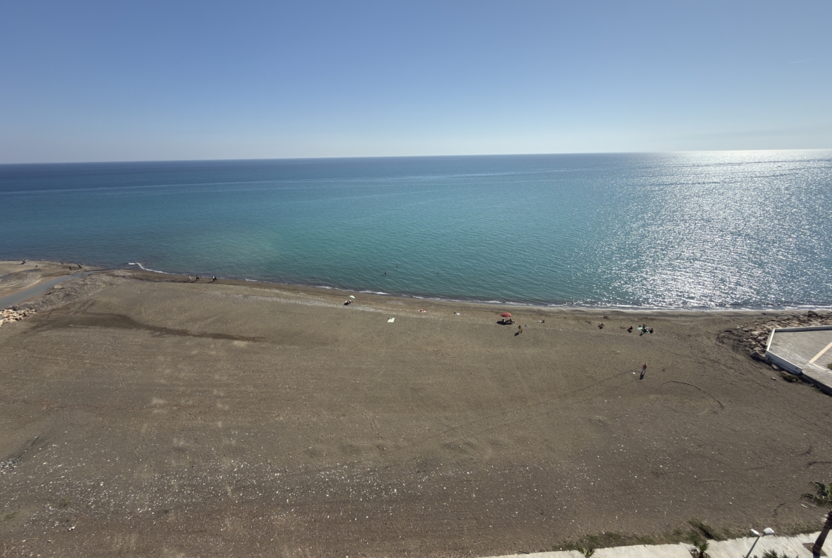 Mersin Erdemli Denize Sıfır Alatapark Sitesi Eşyalı Satılık 4+1 Ön Blok Daire