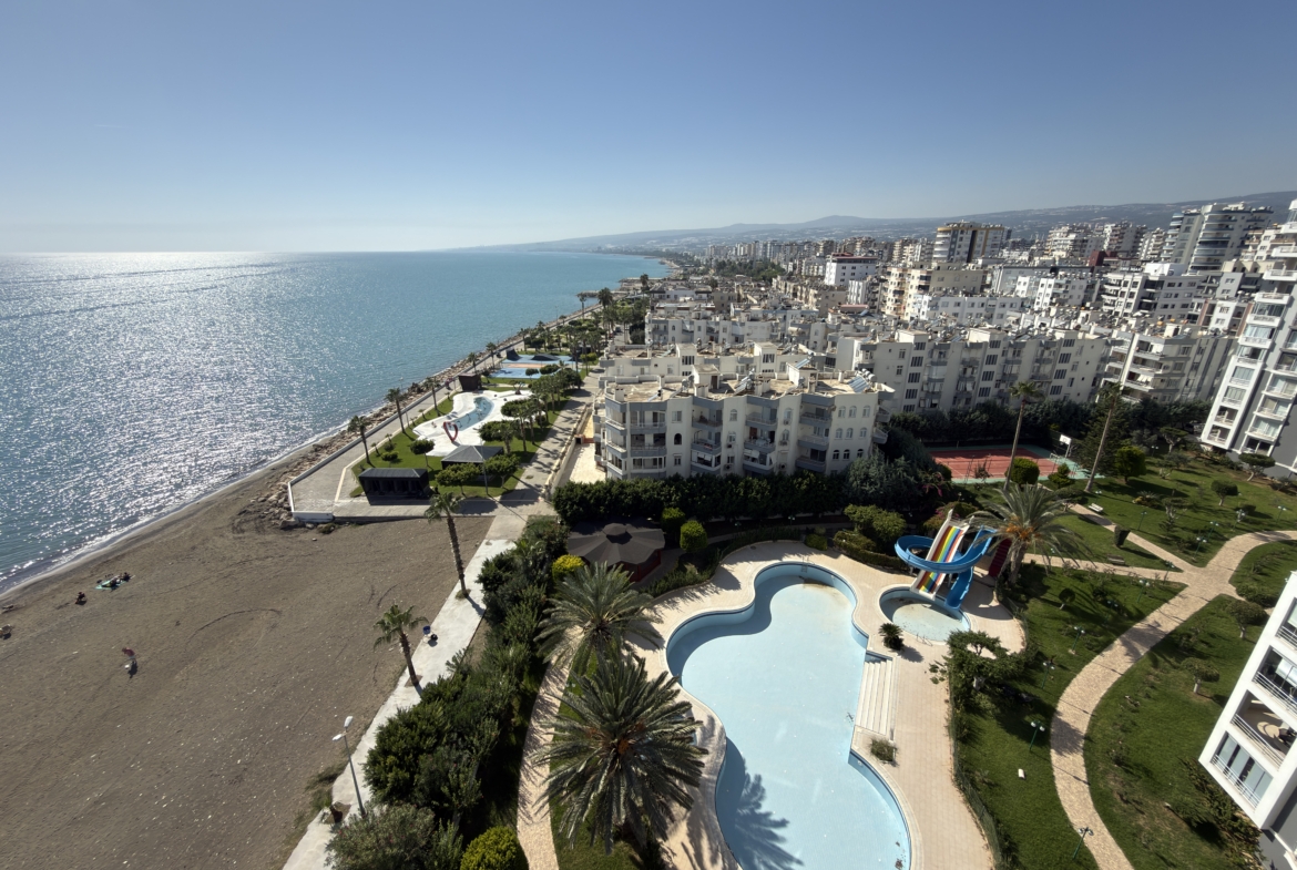 Mersin Erdemli Denize Sıfır Alatapark Sitesi Eşyalı Satılık 4+1 Ön Blok Daire