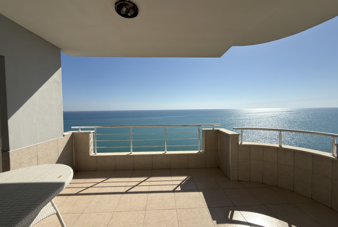 Mersin Erdemli Denize Sıfır Alatapark Sitesi Eşyalı Satılık 4+1 Ön Blok Daire